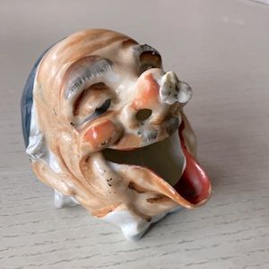 Vintage Old Man with a Bee in his Smoking Nose Ashtray